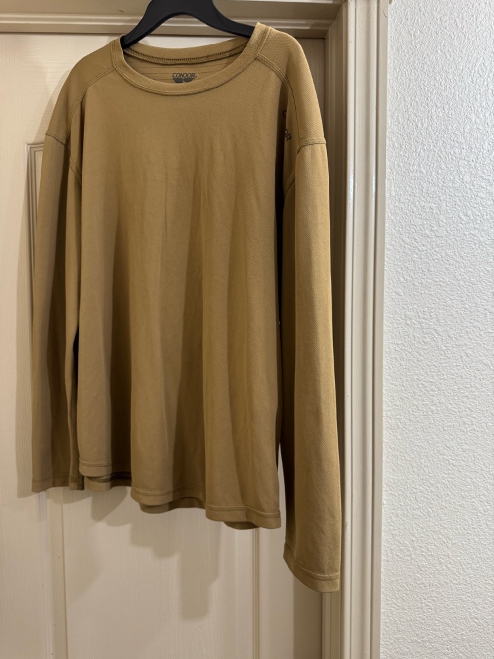 Condor Men’s Long Sleeve Performance Crew Neck Top in Khaki
